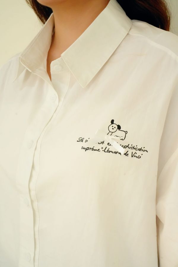 狗狗日常襯衫 插畫風襯衫、狗狗圖案襯衫、可愛風襯衫推薦、女生寬鬆襯衫、狗狗印花穿搭、輕鬆休閒風