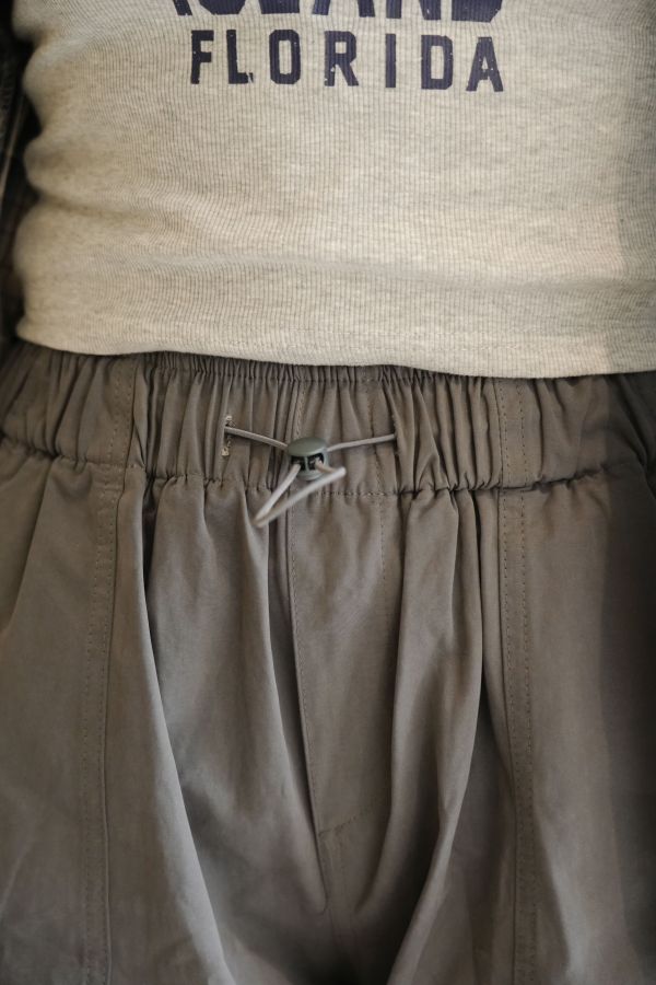 質感抽繩工裝褲 工裝褲、抽繩褲、蜜桃絨長褲、日系休閒褲、舒適長褲、百搭褲款、女裝長褲、日系穿搭、街頭休閒褲、親膚長褲