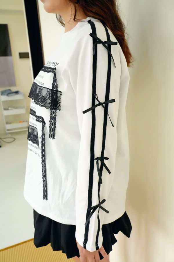 溫柔日常蕾絲拼色長袖 蕾絲拼色上衣, 長袖上衣, 百搭長袖, 女生長袖, 甜美上衣, 優雅上衣, 日常上衣, 氣質上衣, 舒適上衣, 文青長袖