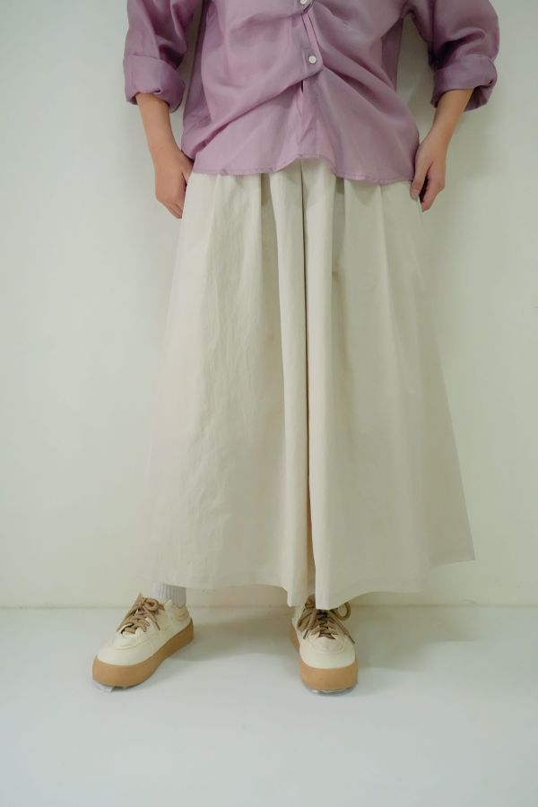 小日子摺裙 文青風裙子、氣質穿搭裙款、女生百搭長裙、溫柔風長裙、日常裙裝穿搭、高腰百褶裙、清新風摺裙、約會穿搭推薦