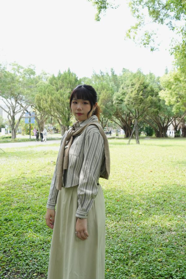 條紋口袋襯衫 條紋襯衫、短款襯衫、棉麻襯衫、日系襯衫、百搭上衣、女裝襯衫、休閒襯衫、日系穿搭、口袋襯衫、夏季襯衫