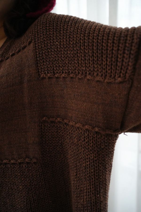 大版拼接針織外套 拼接針織外套、大版針織外套、寬鬆外套、羊毛針織外套、日系外套、設計款外套、秋冬針織、慵懶風外套、針織開衫、層次穿搭