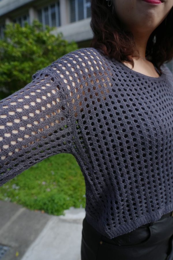 簍空羊毛洞洞上衣 簍空上衣、羊毛洞洞毛衣、日系針織、透氣毛衣、羊毛混紡上衣、日系上衣、休閒毛衣、層次感毛衣、秋冬上衣、氣質針織
