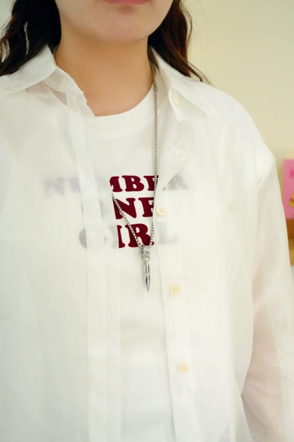 霧光天絲襯衫 天絲材質襯衫推薦、氣質感長袖上衣、輕薄天絲襯衫、柔霧光澤上衣、通勤穿搭襯衫、天絲長袖女裝、簡約氣質襯衫、女生質感上衣推薦