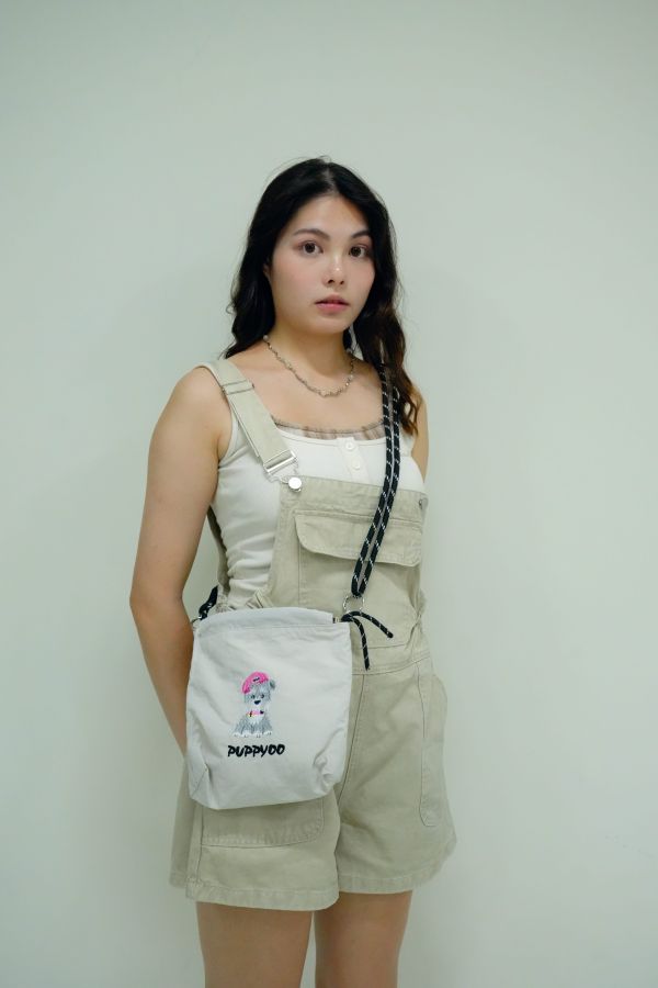 簡約層次假兩件背心 假兩件背心、層次感穿搭、百搭無袖上衣、女生背心推薦、夏季假兩件、一件多層次穿搭、通勤背心上衣、假兩件造型單品