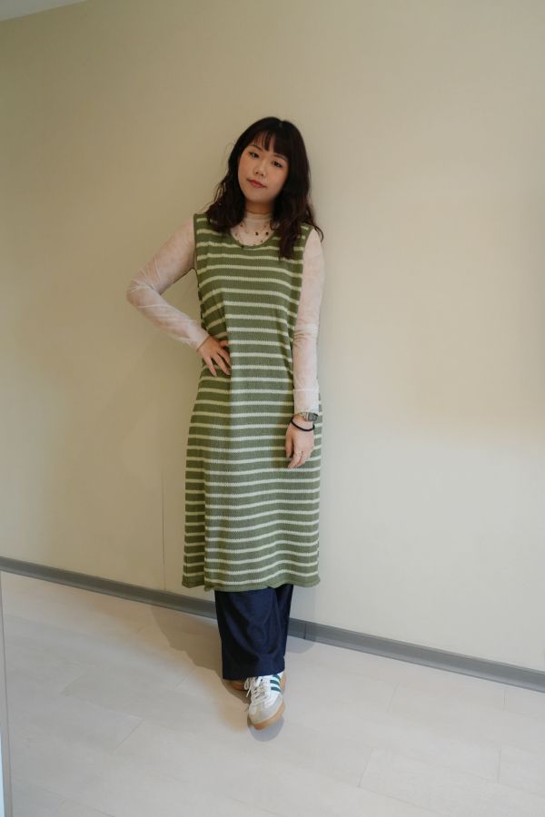 條紋圓領長背心 條紋長背心、圓領背心、日系針織、百搭背心、長版背心、女裝上衣、舒適針織、日系穿搭、休閒背心、層次穿搭