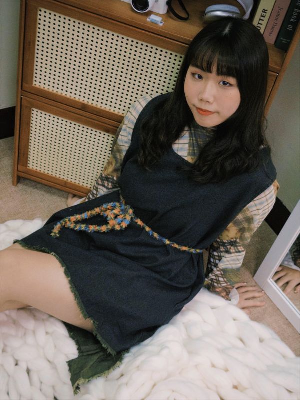 長版疊搭牛仔馬甲 