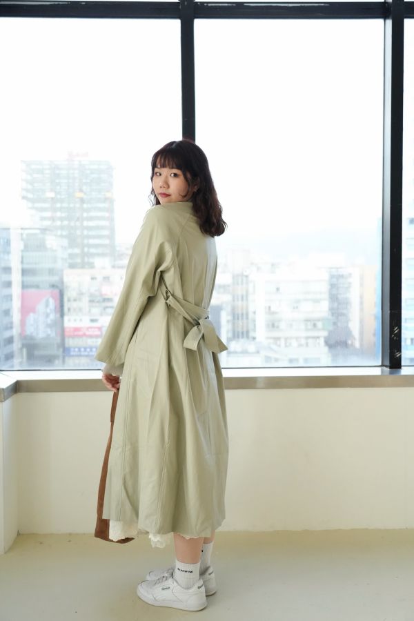 最有氣勢的長款皮衣 長款皮衣、霸氣皮衣、皮革外套、秋冬皮衣、個性皮衣、長版外套、街頭風皮衣、時尚皮衣、百搭皮衣、女皮衣、通勤皮衣、秋冬外套