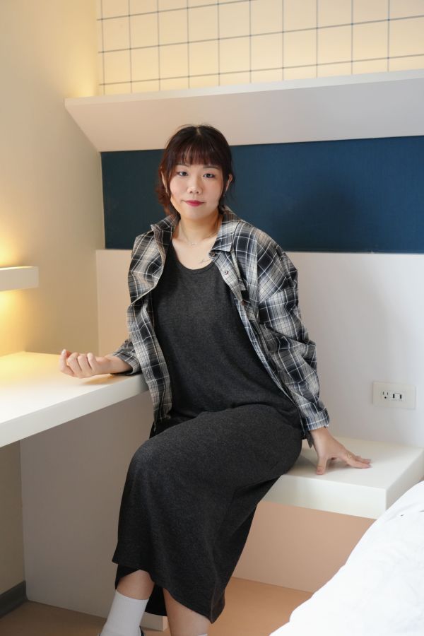 超顯瘦針織連身裙 針織連身裙、修身毛衣裙、超顯瘦裙、日系連身裙、彈力針織裙、秋冬裙款、氣質連身裙、百搭連身裙、女裝針織裙、日系穿搭