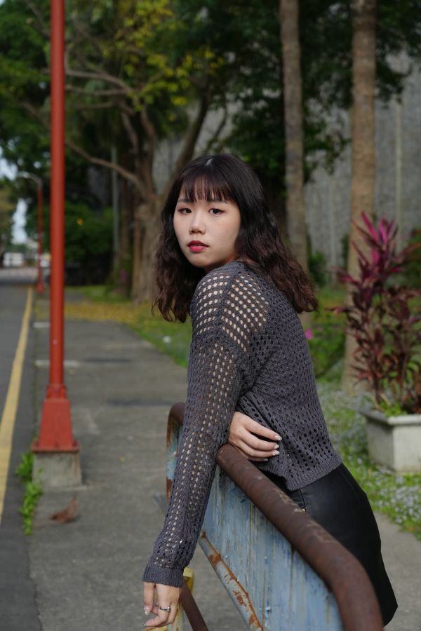 簍空羊毛洞洞上衣 簍空上衣、羊毛洞洞毛衣、日系針織、透氣毛衣、羊毛混紡上衣、日系上衣、休閒毛衣、層次感毛衣、秋冬上衣、氣質針織