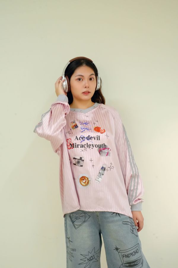 塗鴉玩家美式Ｖ領撞色T 撞色T, V領T恤, 塗鴉T, 美式T恤, 休閒T, 潮流T, 百搭T恤, 街頭風T, 舒適T恤, 男女通用T