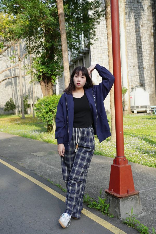 1992字母衛衣外套 字母衛衣、1992衛衣、日系衛衣外套、休閒上衣、百搭衛衣、棉質衛衣、女裝外套、日系穿搭、街頭休閒、舒適衛衣