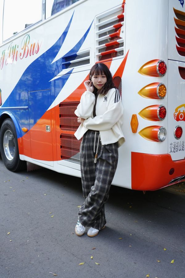 R肩膀條紋外套 R肩膀外套、條紋外套、日系休閒上衣、百搭外套、棉質外套、女裝外套、舒適外套、日系穿搭、休閒上衣、秋冬外套