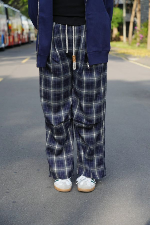 羊絨格子褲 羊絨褲、格子褲、日系長褲、格紋長褲、秋冬長褲、修身褲、日系穿搭、舒適長褲、女裝格子褲、羊絨感褲