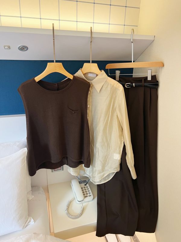 寬鬆羊毛背心 羊毛背心、寬鬆背心、針織背心、日系背心、休閒無袖上衣、百搭針織、秋冬針織、女裝上衣、舒適背心、層次穿搭