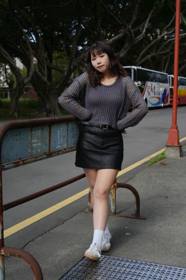 簍空羊毛洞洞上衣 簍空上衣、羊毛洞洞毛衣、日系針織、透氣毛衣、羊毛混紡上衣、日系上衣、休閒毛衣、層次感毛衣、秋冬上衣、氣質針織