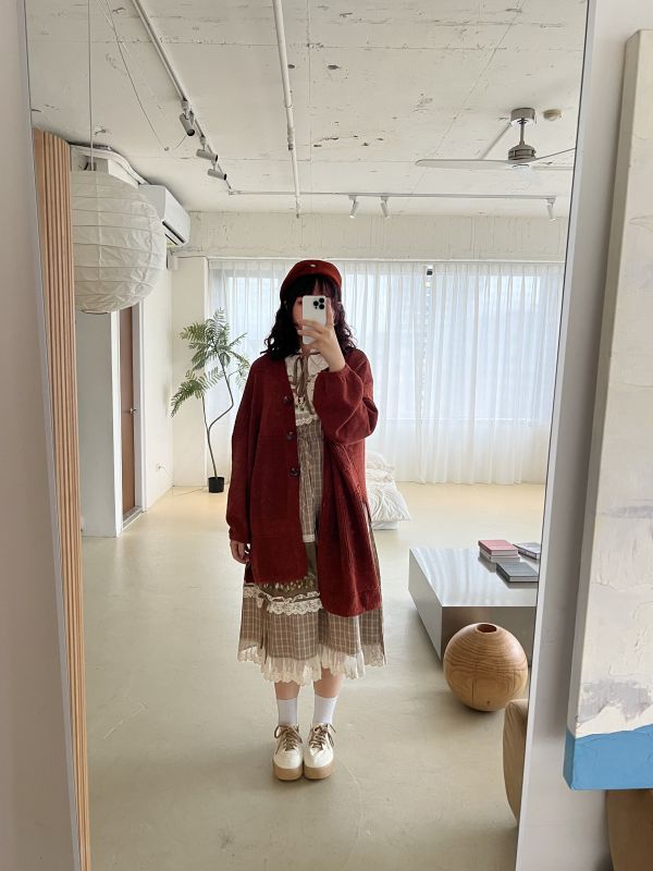 在田園裡的森系愛麗絲 系愛麗絲連身裙、田園連身裙、愛麗絲洋裝、秋冬連身裙、咖色連身裙、紅色連身裙、女洋裝、百搭連身裙、浪漫裙、日常洋裝、約會裙、森系洋裝