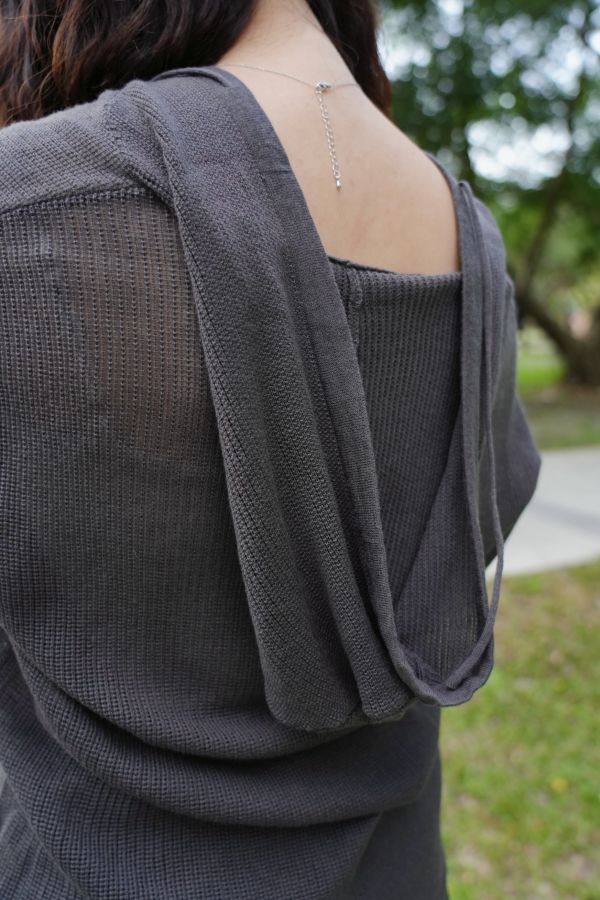 超細羊毛帽款 羊毛帽衫、羊毛連帽上衣、超細羊毛、保暖上衣、日系帽款、長袖帽衫、秋冬穿搭、日系服飾、柔軟羊毛衫、極簡風