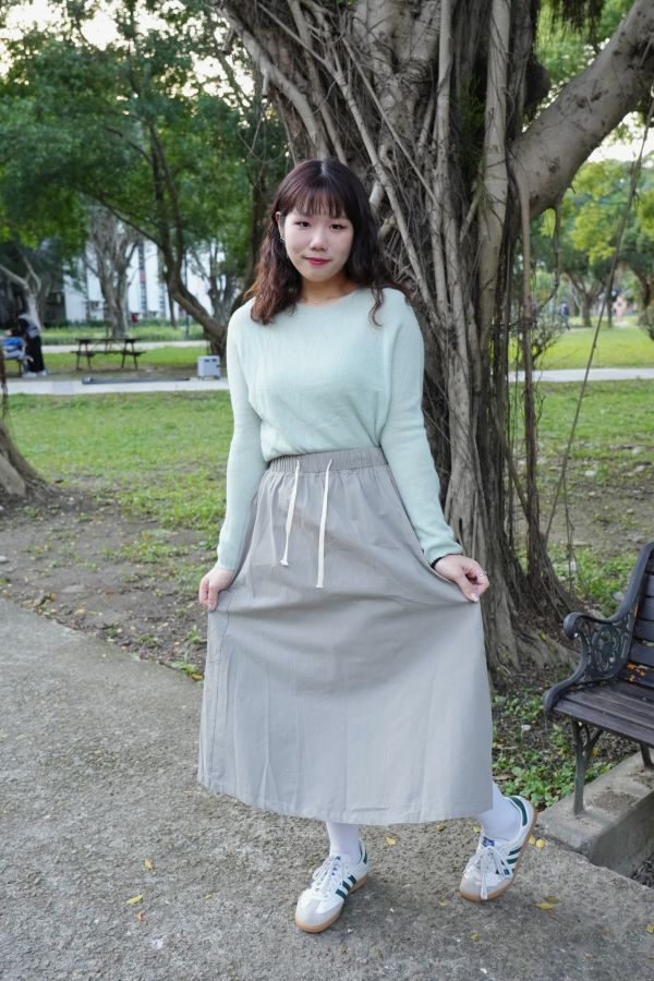 工裝大口袋抽繩裙 工裝大口袋抽繩裙、工裝裙、抽繩裙、大口袋裙、女裙、休閒裙、秋冬百搭裙、日常穿搭裙、通勤裙、寬鬆裙、街頭風裙、舒適裙