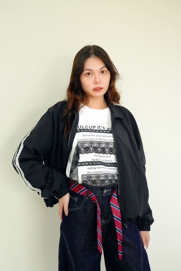 蕾絲防風運動外套 蕾絲運動外套, 防風運動外套, 棉質運動外套, 休閒外套, 百搭運動外套, 女生運動外套, 透氣外套, 日常休閒外套, 運動休閒外套, 蕾絲休閒外套