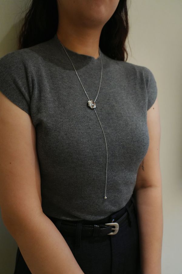 針織短袖 針織短袖、棉質短袖、日系上衣、百搭針織、彈性上衣、日系穿搭、舒適短袖、休閒上衣、女裝針織、秋季上衣