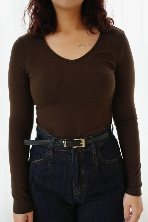 V領羊絨打底 V領羊絨打底、羊絨混紡上衣、日系針織、百搭內搭、舒適上衣、秋冬打底、日系上衣、女裝針織、保暖上衣、氣質內搭