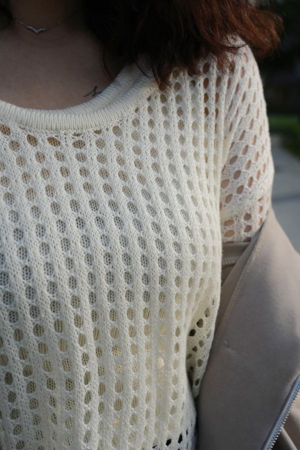 簍空羊毛洞洞上衣 簍空上衣、羊毛洞洞毛衣、日系針織、透氣毛衣、羊毛混紡上衣、日系上衣、休閒毛衣、層次感毛衣、秋冬上衣、氣質針織
