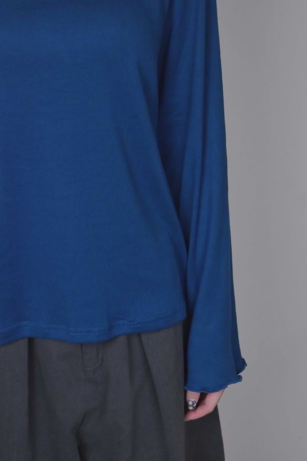 舒彈素色打底上衣 