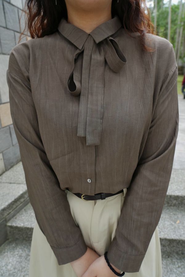 韓系繞脖襯衫 韓系襯衫、繞脖襯衫、設計款襯衫、綁帶上衣、棉質襯衫、氣質上衣、韓系穿搭、通勤襯衫、休閒襯衫、設計感上衣