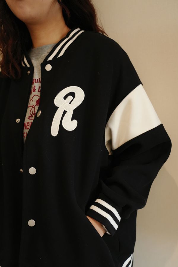棒球服外套 棒球服外套、日系運動外套、休閒上衣、百搭外套、棉質外套、女裝外套、舒適外套、日系穿搭、撞色外套、街頭風外套