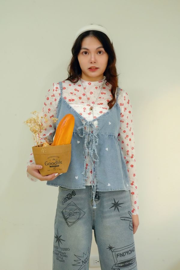 小花疊穿網紗上衣 小花網紗上衣, 疊穿上衣, 透氣上衣, 甜美上衣, 文青上衣, 百搭網紗上衣, 秋冬上衣, 可愛上衣, 女生上衣, 層次感上衣