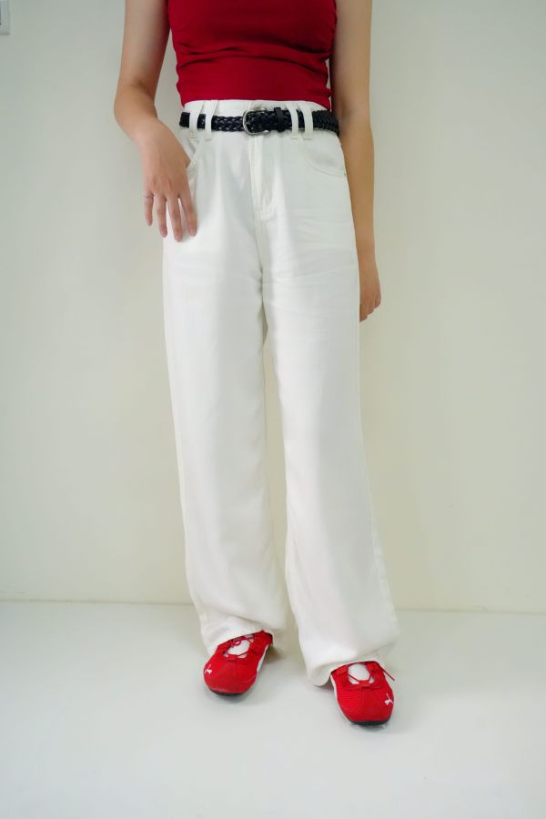 垂霧感天絲直筒褲 天絲直筒褲、直筒休閒褲、垂墜感褲款、夏季透氣褲子、簡約百搭褲、女生直筒褲推薦、日常通勤褲