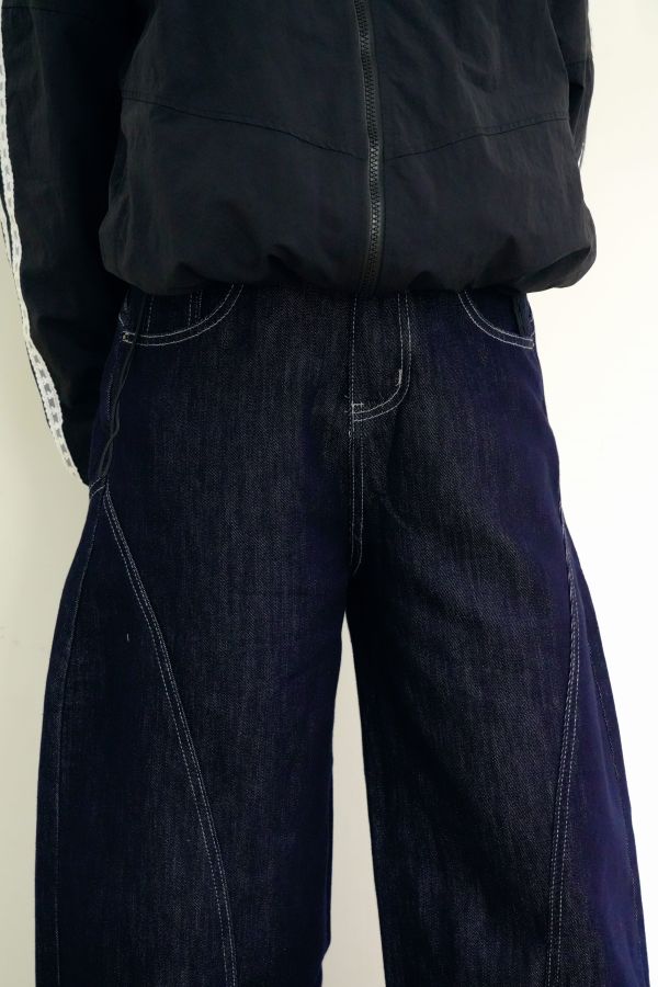 鋒芒外露彎刀褲 彎刀褲, 鋒芒褲, 街頭褲, 潮流褲, 百搭休閒褲, 個性褲款, 造型褲, 舒適褲, 男生女生褲, 時尚休閒褲