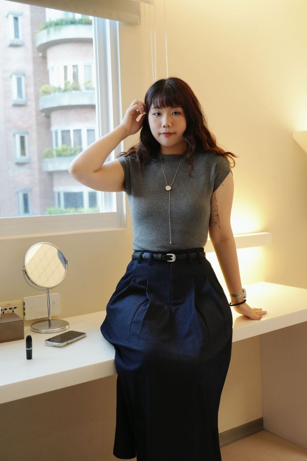 溫柔婉約壓摺長裙 壓摺長裙、日系長裙、百搭長裙、氣質裙、長裙女裝、日系穿搭、秋冬長裙、輕盈長裙、彈性長裙、婉約裙款