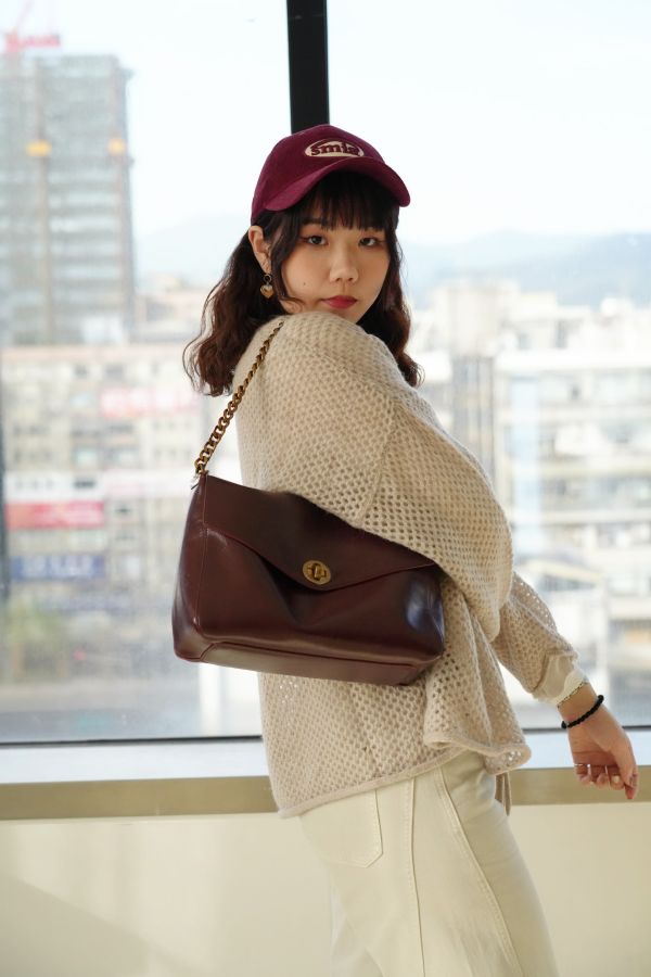 古早紅茶郵差包 郵差包、古早紅茶包、日系包款、復古手提包、肩背包、百搭小包、通勤包、日系休閒包、女裝包、質感包