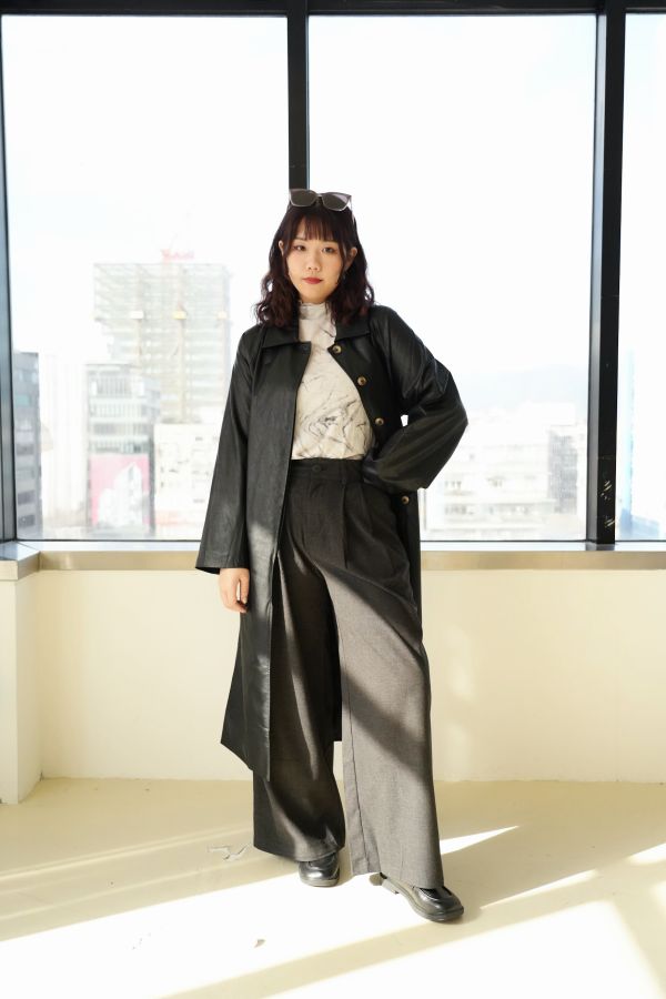 絕佳比例通勤褲 絕佳比例通勤褲、高腰通勤褲、顯瘦長褲、修身褲、秋冬長褲、百搭褲、直筒褲、女褲、通勤穿搭、職場長褲、舒適長褲、日常長褲