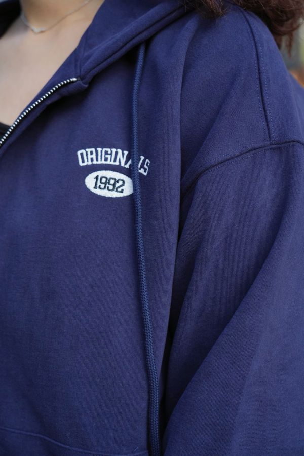 1992字母衛衣外套 字母衛衣、1992衛衣、日系衛衣外套、休閒上衣、百搭衛衣、棉質衛衣、女裝外套、日系穿搭、街頭休閒、舒適衛衣