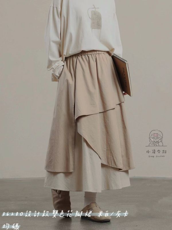 設計款雙色花瓣裙 雙色花瓣裙、設計款裙、浪漫裙、秋冬女裙、百搭長裙、女裙、通勤裙、約會裙、休閒裙、秋冬百搭裙、舒適裙、拼接裙