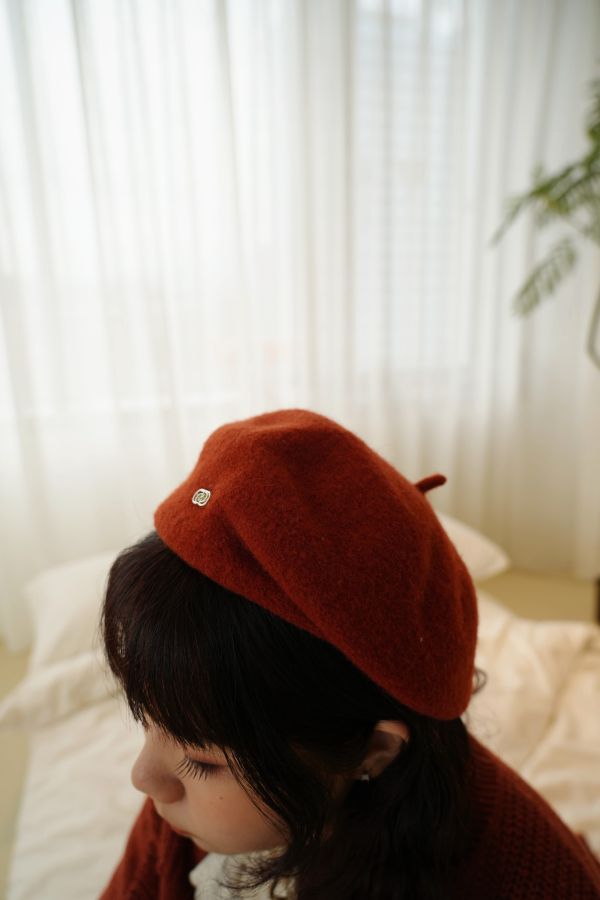 羊毛貝蕾帽 羊毛貝蕾帽、法式貝蕾帽、保暖貝蕾帽、秋冬帽子、羊毛帽、時尚帽、文青帽、法式穿搭、百搭貝蕾帽、女士帽、優雅帽款、羊毛配件