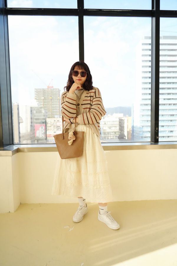 奶茶通勤肩背包 通勤肩背包、奶茶包、菱格編織包、日系手提包、百搭小包、實用通勤包、上班包、學生包、日系包款、質感小包