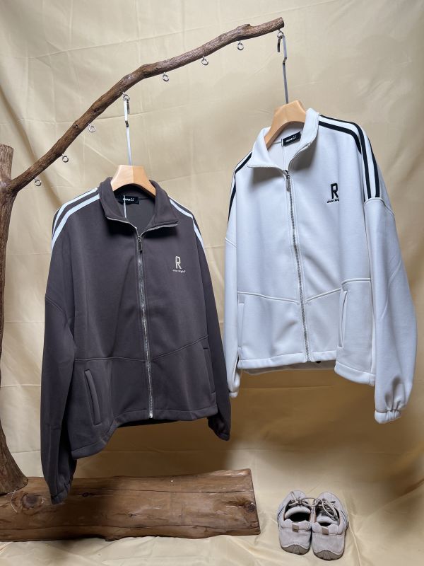 R肩膀條紋外套 R肩膀外套、條紋外套、日系休閒上衣、百搭外套、棉質外套、女裝外套、舒適外套、日系穿搭、休閒上衣、秋冬外套