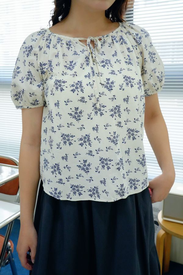 日暮田園衫 文青上衣、日系襯衫、日暮田園衫、自然系穿搭、棉麻上衣女、溫柔風穿搭、日系風格女裝