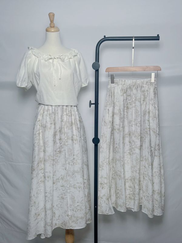 暮雲流紗飄逸長裙 飄逸長裙、日系長裙、氣質女裝、約會穿搭裙子、雪紗長裙、層次感穿搭、優雅裙裝、日系裙子女