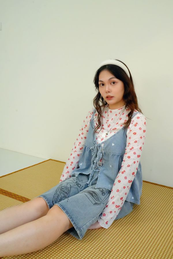 小花疊穿網紗上衣 小花網紗上衣, 疊穿上衣, 透氣上衣, 甜美上衣, 文青上衣, 百搭網紗上衣, 秋冬上衣, 可愛上衣, 女生上衣, 層次感上衣