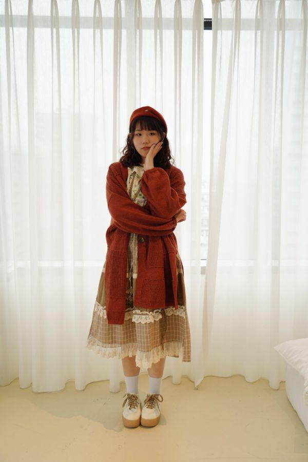 大版拼接針織外套 拼接針織外套、大版針織外套、寬鬆外套、羊毛針織外套、日系外套、設計款外套、秋冬針織、慵懶風外套、針織開衫、層次穿搭