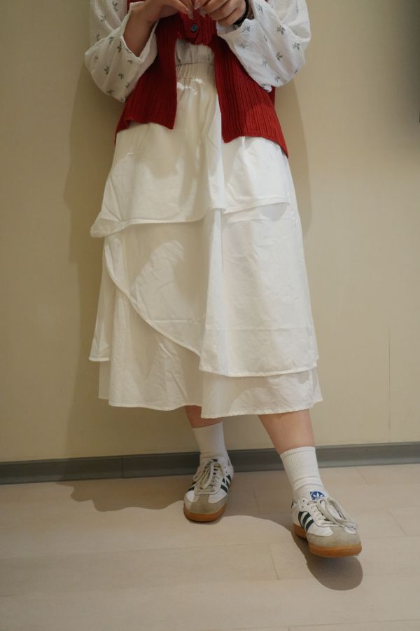 設計款雙色花瓣裙 雙色花瓣裙、設計款裙、浪漫裙、秋冬女裙、百搭長裙、女裙、通勤裙、約會裙、休閒裙、秋冬百搭裙、舒適裙、拼接裙