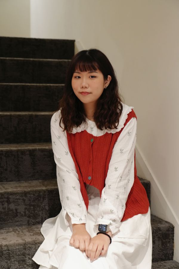 設計款彩釦針織背心 設計針織背心、彩釦背心、百搭背心、日系穿搭、層次穿搭、棉質針織、秋冬背心