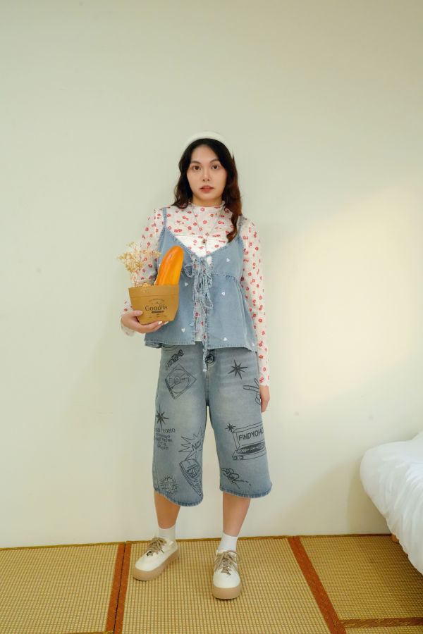 街頭塗鴉七分褲 塗鴉七分褲, 街頭七分褲, 休閒七分褲, 潮流七分褲, 百搭七分褲, 個性塗鴉褲, 舒適七分褲, 街頭休閒褲, 男生女生七分褲