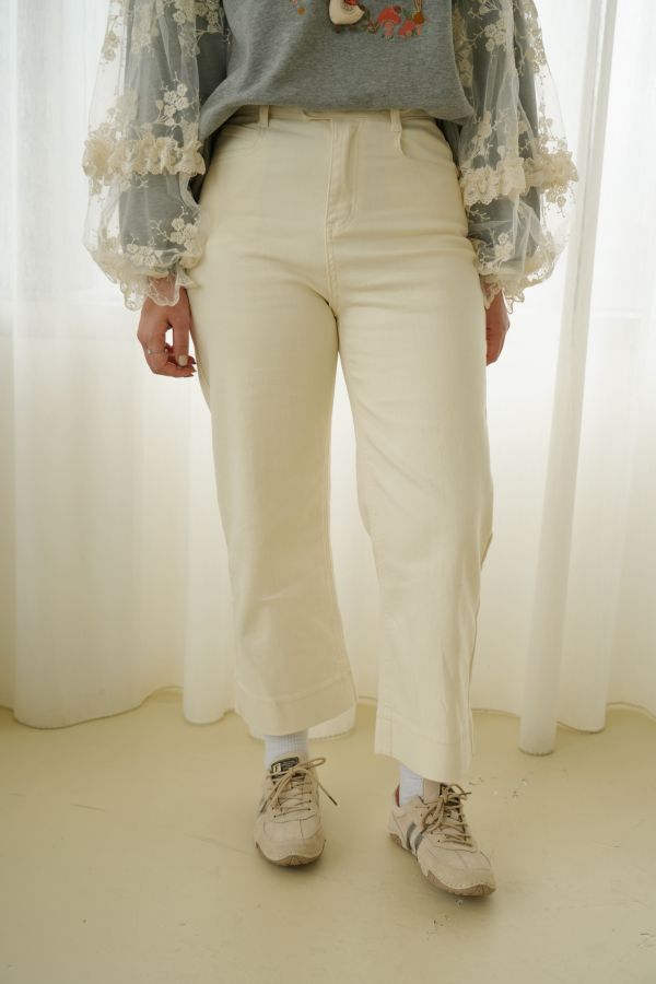 四面彈直筒牛仔褲 四面彈牛仔褲、直筒牛仔褲、舒適牛仔褲、秋冬牛仔褲、女牛仔褲、百搭長褲、修身牛仔褲、休閒牛仔褲、通勤長褲、秋冬穿搭褲、基本款牛仔褲、日常牛仔褲