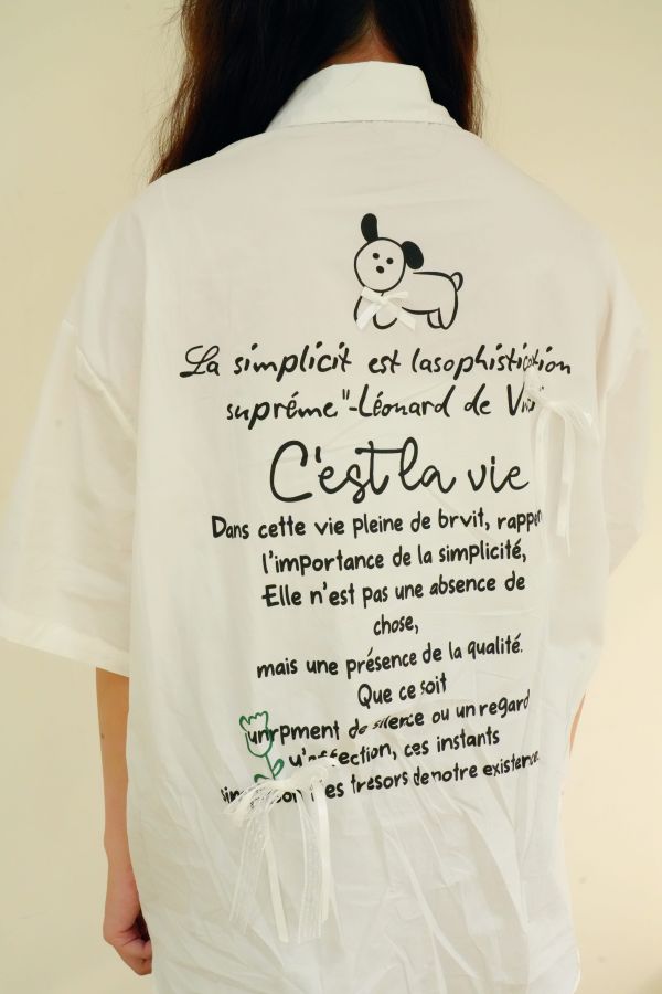 狗狗日常襯衫 插畫風襯衫、狗狗圖案襯衫、可愛風襯衫推薦、女生寬鬆襯衫、狗狗印花穿搭、輕鬆休閒風